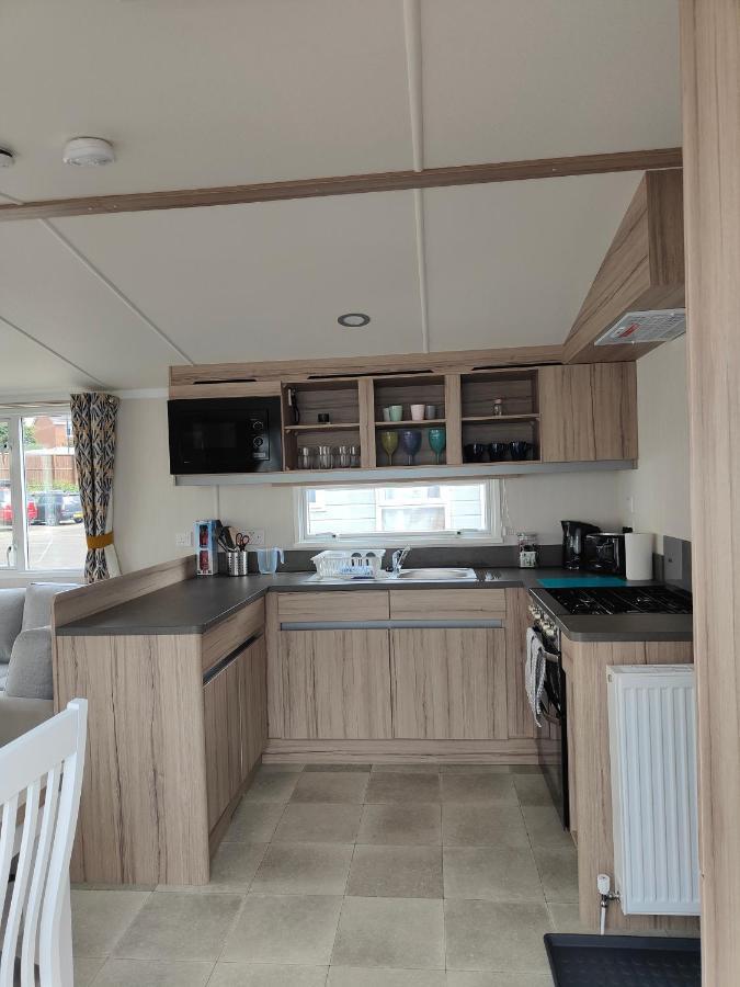 J6 Static Caravan, Fairway Holiday Park Sandown Eksteriør bilde
